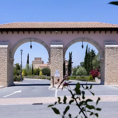 Aphrodite Hills Golf Ground Floor With Private Garden Kouklia